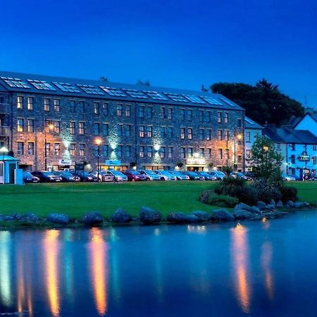 Clew Bay Balcony Views - Westport Quay Apt Apartman Kültér fotó