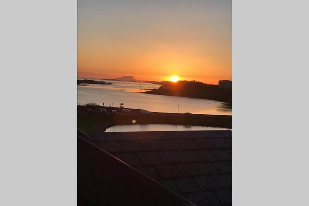 Clew Bay Balcony Views - Westport Quay Apt Apartman Kültér fotó